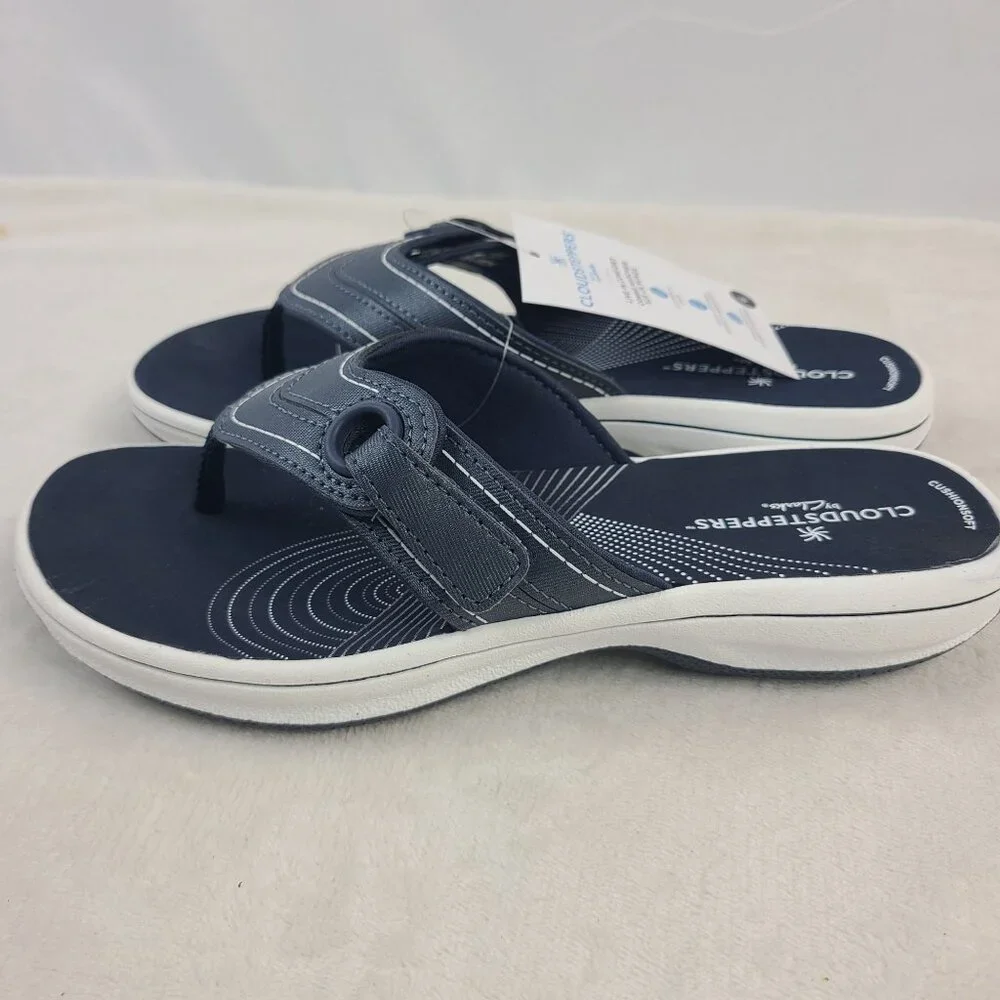 NEW Clarks Cloudsteppers Women's Navy Marine Thong Sandals Size 6 Cushioned Sole - Picture 5 of 7